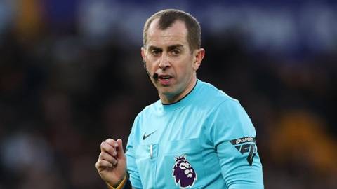 Hãy thông cảm cho trọng tài Premier League